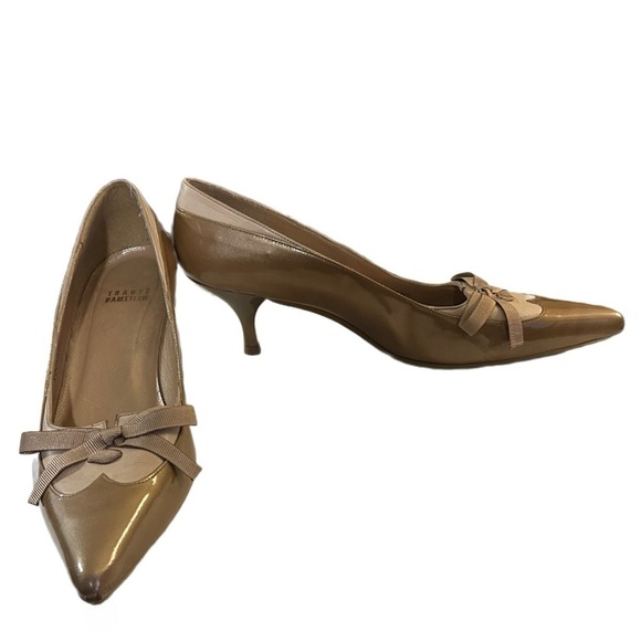 Stuart Weitzman Women’s Size 7.5 Taupe Leather Scalloped Bow Heels - Picture 1 of 5